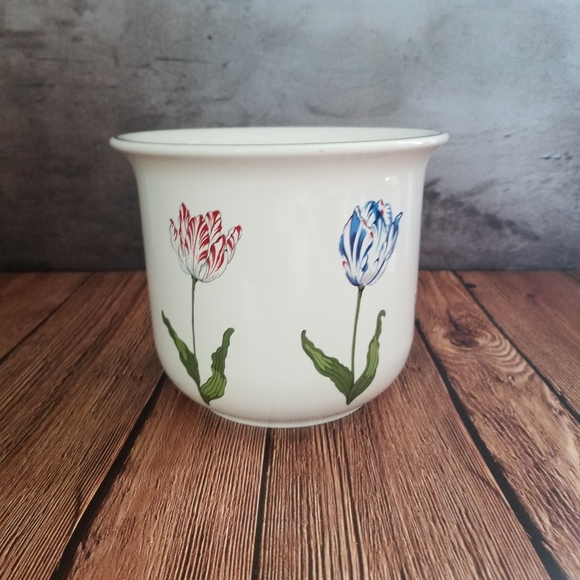 Host Pick 🎉 Tiffany & Co. Cachepot - Picture 2 of 5